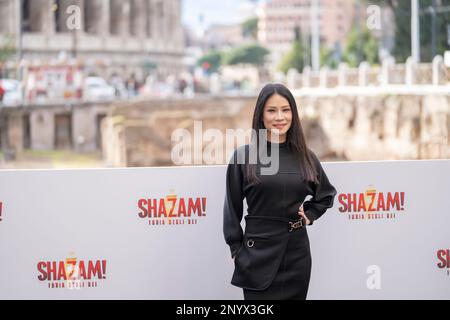 Rom, Italien, 02. März 2023 - Lucy Liù nimmt an der Fotokonferenz für den Film „Shazam - Furz Gottes“ im Palazzo Manfredi in Rom Teil. Credits: Luigi de Pompeji/Alamy Live News Stockfoto