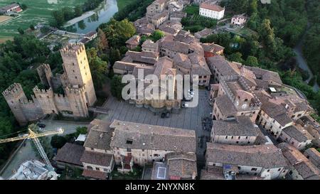 Blick aus der Vogelperspektive auf das Dorf Castell'Arquato: Castell'Arquato, Piacenza, Italien Stockfoto