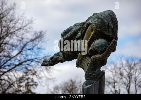 Chisinau, Moldawien - 02. März 2023: Trauermütterungs-Gedenkkomplex in Chisinau. Bronzestatue, christliche Materinität im Memorial Stockfoto