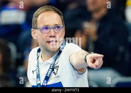 Mannheim, Deutschland. 02. März 2023. Handball: Bundesliga, Rhein-Neckar Löwen - HSG Wetzlar, Matchday 22, SAP Arena. Wetzlars Trainer Hrvoje Horvat Gesten. Kredit: Uwe Anspach/dpa/Alamy Live News Stockfoto