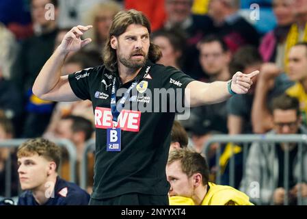 Mannheim, Deutschland. 02. März 2023. Handball: Bundesliga, Rhein-Neckar Löwen - HSG Wetzlar, Matchday 22, SAP Arena. Sebastian Hinze, Trainer des Rhein-Neckar Löwen, Gesten. Kredit: Uwe Anspach/dpa/Alamy Live News Stockfoto