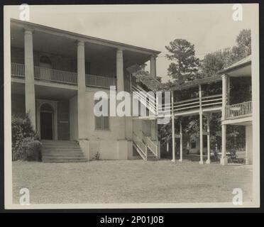 Auburn, Natchez, Adams County, Mississippi. Carnegie Survey of the Architecture of the South (Carnegie-Umfrage zur Architektur des Südens). USA Mississippi Adams County Natchez, Treppen, überdachte Spaziergänge, Säulen, Balkone, Gebäude. Stockfoto