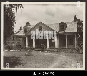 Windy Hill Manor, Natchez vic., Adams County, Mississippi. Carnegie Survey of the Architecture of the South (Carnegie-Umfrage zur Architektur des Südens). USA Mississippi Adams County Natchez vic, Pediments, Porches, Dormers, Houses. Stockfoto