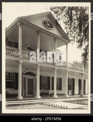 Linden, Natchez, Adams County, Mississippi. Carnegie Survey of the Architecture of the South (Carnegie-Umfrage zur Architektur des Südens). USA Mississippi Adams County Natchez, Bullenaugenfenster, Fanlights, Pediments, Porticoes, Veranden, Balkone, Türen und Türen, Häuser. Stockfoto