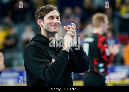 Mannheim, Deutschland. 02. März 2023. Handball: Bundesliga, Rhein-Neckar Löwen - HSG Wetzlar, Matchday 22, SAP Arena. Uwe Gensheimer vom Rhein-Neckar Löwen applaudiert. Kredit: Uwe Anspach/dpa/Alamy Live News Stockfoto