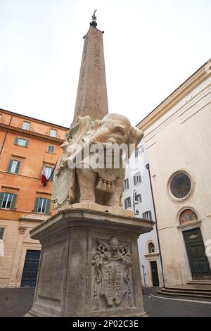 Die Elefanten- und Obelisken-Statue des italienischen Künstlers Gian Lorenzo Bernini, Rom, Italien Stockfoto