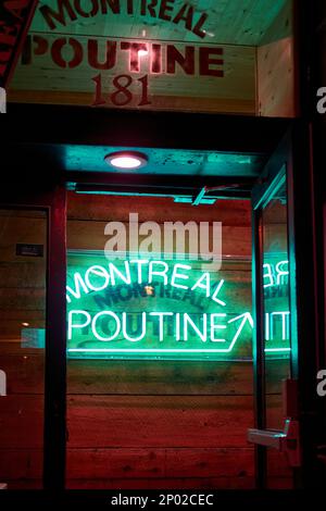 Neon Poutine Restaurant Schild in Montreal, Quebec, Kanada Stockfoto