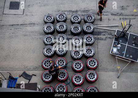 Sakhir, Bahrain, 01. März 2023, Testtag nach der Saison, die Wintertests der Formel-1-Meisterschaft 2023. Kredit: Michael Potts/Alamy Live News Stockfoto