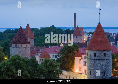 Skyline, Türme der alten Stadtmauer, Tallinn, Estland Stockfoto