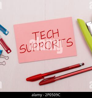 Schreiben Text anzeigen Tech Supports. Hilfe zum Geschäftsansatz durch Techniker Online oder Call Center Customer Service Stockfoto