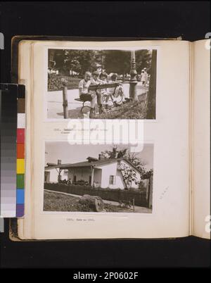 Rumänische Kinder der besseren Klassen Heime für amerikanische Arbeiter auf den Ölfeldern. Ein amerikanisches Unternehmen hat Investitionen in Höhe von null. Frank and Frances Carpenter Collection , DCRM(G) - OG6,4 - Leerzeichen. Houses,Rumänien,1920-1930, Children,Rumänien,1920-1930. Stockfoto