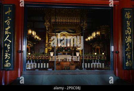 Buddhistischer Sensō-ji-Tempel in Asakusa, Tokio. Stockfoto
