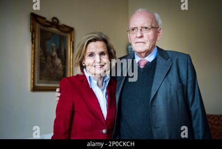 In this March 10, 2015 photo former German President Roman Herzog, right, and his wife Alexandra Freifrau von Berlichingen pose for a photo in the Goetzenburg castle in Jagsthausen, southern Germany. Herzog has died, German President Joachim Gauck confirmed Tuesday, Jan. 10, 2017. He was 82. (Daniel Naupold/dpa via AP)