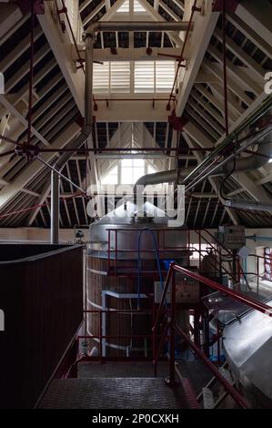 Im Inneren der brauerei im viktorianischen Turm in der Hook Norton Brewery, Oxfordshire Stockfoto