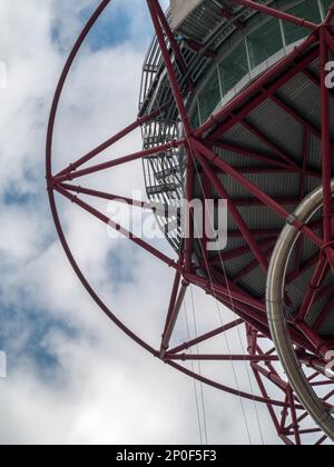 Die ArcelorMittal Orbit Bildhauerei an den Queen Elizabeth Olympic Park in London Stockfoto