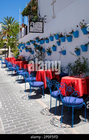 MIJAS, ANDALUSIEN/SPANIEN - JULI 3 : typisches Straßencafé in Mijas Andalusien Spanien am 3. Juli 2017 Stockfoto