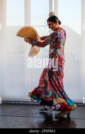 CALAHONDA, ANDALUSIEN/SPANIEN - JULI 3 : Flamenco-Tanz in Calahonda Costa del Sol Spanien am 3. Juli 2017. Nicht identifizierte Personen Stockfoto