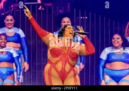 Mailand, Italien. 02. März 2023. Der amerikanische Sänger und grammy-Gewinner Lizzo tritt am 2 2023. März live im Mediolanum Forum in Mailand auf (Foto von Mairo Cinquetti/NurPhoto). Kredit: NurPhoto SRL/Alamy Live News Stockfoto