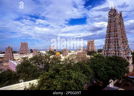 Panoramablick auf den Meenakshi-Tempel in Madurai, Tamil Nadu, Südindien, Indien, Asien Stockfoto