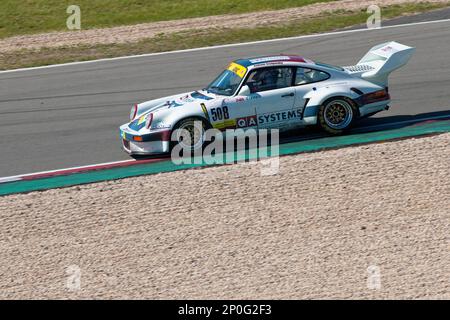 Porsche 911 RSR, Rennstrecke Nuerburgring, 24h Classic, Kurven, Curbes, Tracks, Rennstrecke, Laufbahn, Trophäe für junge Leute, Oldtimer, 70ies, 80ies Stockfoto