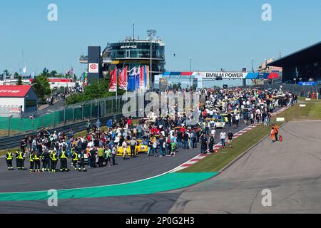 Nuerburgring Rennstrecke 24h Classic, Startraster, Start-Ziel-gerade, Start-Ziel, Polposition, BMW M1, Porsche 935, 24h Nuerburgring Stockfoto