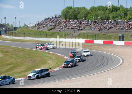 Mercedes-Benz C 230, BMW, Toyota, Renault, Rennstrecke 24h Nuerburgring, 24 Stunden Nuerburgring 2017, Motorsport, Ausdauerrennen, Rennstrecke, Auto Stockfoto