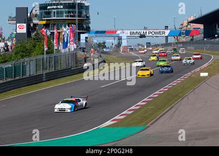 BMW M1, Porsche 935 K1, Porsche 911, Nuerburgring Rennstrecke 24h Classic, Start-Ziel-Geraden, Start-Ziel, Pole-Position, Rennstrecke, Verfolgen Stockfoto