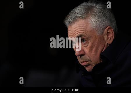 Madrid, Spanien. 2. März 2023. Carlo Ancelotti von Real Madrid reagiert vor dem halbfinalen Fußballspiel der Copa del Rey (King's Cup) zwischen Real Madrid und dem FC Barcelona in Madrid, Spanien, am 2. März 2023. Kredit: Pablo Morano/Xinhua/Alamy Live News Stockfoto