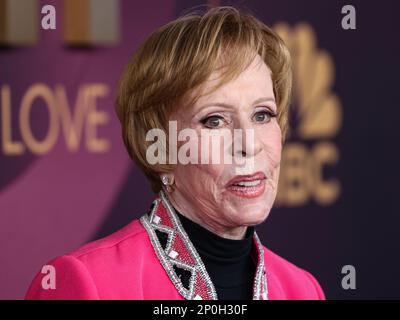 HOLLYWOOD, LOS ANGELES, KALIFORNIEN, USA - MÄRZ 02: Amerikanische Schauspielerin, Komikerin, Sängerin und Schriftstellerin Carol Burnett trifft am 2. März 2023 in Hollywood, Los Angeles, Kalifornien, USA auf der NBC-Geburtstagsaktion „Carol Burnett: 90 Years of Laughter + Love“ ein. (Foto von Xavier Collin/Image Press Agency) Stockfoto