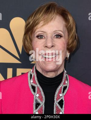 HOLLYWOOD, LOS ANGELES, KALIFORNIEN, USA - MÄRZ 02: Amerikanische Schauspielerin, Komikerin, Sängerin und Schriftstellerin Carol Burnett trifft am 2. März 2023 in Hollywood, Los Angeles, Kalifornien, USA auf der NBC-Geburtstagsaktion „Carol Burnett: 90 Years of Laughter + Love“ ein. (Foto von Xavier Collin/Image Press Agency) Stockfoto