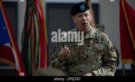 USA Reservebrücke Der Armee. General Eric Folkestad, Stellvertretender Befehlshaber der 81. Bereitschaftsabteilung, hält seine Ausführungen bei der Zeremonie zum Bandschnitt im Aguadilla Army Reserve Center am 22,2023. Januar in Puerto Rico. Stockfoto