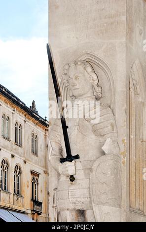 Die Orlando-Spalte mit einer Ritterstatue auf dem Platz Luza, Dubrovnik, Kroatien. Stockfoto