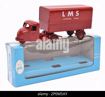 Die-CAST für Kinder Scammell Scarab 3 Wheeler LMS Eisenbahnwagen von Budgie Toys Stockfoto