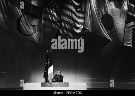 Archive 90ies: Französischer Staatspräsident Jacques Chirac nimmt an Pressekonferenz, G7-Gipfel, Lyon, Frankreich Stockfoto