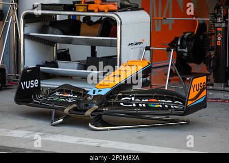 Sakhir, Bahrain – 02./03./2021., McLaren F1 Team MCL60, mechanische Details des vorderen Kotflügels während des Formel 1 Gulf Air Bahrain Grand Prix 2023, 1. Runde der FIA Formel-1-Weltmeisterschaft 2023 vom 23. Bis 5. März 2023 auf der Bahrain International Circuit, in Sakhir, Bahrain – Foto: FLORENT GOODEN/DPPI Media/LiveMedia Stockfoto