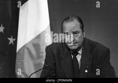 Archive 90ies: Französischer Staatspräsident Jacques Chirac nimmt an Pressekonferenz, G7-Gipfel, Lyon, Frankreich Stockfoto