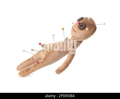 Voodoo-Puppe mit isolierten Nadeln auf Weiß Stockfoto