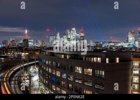Blick Auf Die Skyline Von London, City Scape, Sonnenuntergang Am Abend Stockfoto