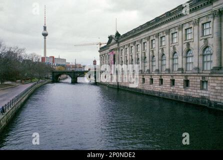 Berlin, Deutschland. Fassade des Humbold Forum an der Spree. Stockfoto