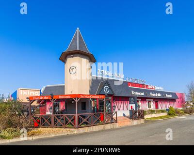 Außenansicht des Restaurants „La Taverne“, Chambray les Tours, Indre-et-Loire, Frankreich. Stockfoto