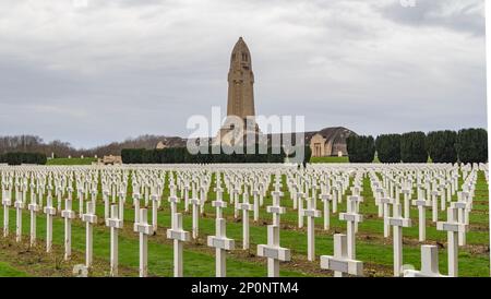 Landschaft rund um das Douaumont-Ossarium, ein Denkmal in der Nähe von Verdun in Frankreich Stockfoto