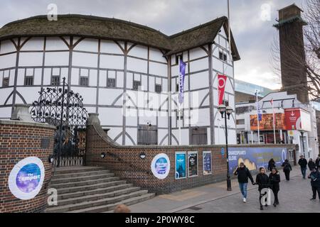 Theo Crosby's Shakespeare's Globe Theatre auf der Londoner Bankside, New Globe Walk, London, SE1, England, VEREINIGTES KÖNIGREICH Stockfoto