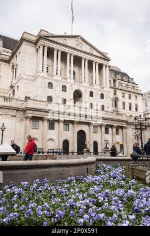 The Bank of England, auch bekannt als The Old Lady of Threadneedle Street, London, England, Großbritannien Stockfoto