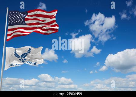 Flagge der United States Air Force winkt im Wind. USA Nationale Verteidigung. Speicherplatz kopieren. 3d-Illustration. Stockfoto