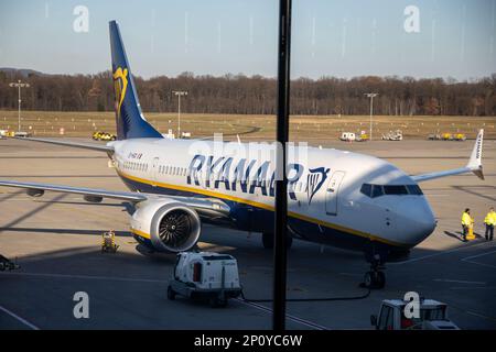 Ryan Air Flugzeug am Flughafen Köln/Bonn. Kredit: Sinai Noor / Alamy Stock Photo Stockfoto
