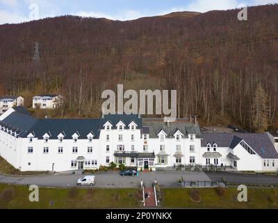 Blick aus der Vogelperspektive auf das Loch Rannoch Hotel and Estate in Kinloch Rannoch, Perth und Kinross, Schottland, Großbritannien Stockfoto