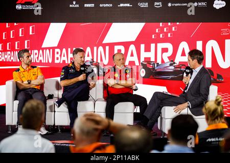 STELLA Andrea (ita), Teamleiterin des McLaren F1 Teams, Portrait HORNER Christian (gbr), Teamleiterin von Red Bull Racing, Portrait VASSEUR Frédéric (Fra), Teamleiterin und Geschäftsführerin der Scuderia Ferrari, Porträt während des Formel 1 Gulf Air Grand Prix 2023 von Bahrain, 1. Runde der FIA-Formel-1-Weltmeisterschaft 2023 vom 2. Bis 5. März 2023 auf der Bahrain International Circuit in Sakhir, Bahrain – Foto Xavi Bonilla / DPPI Credit: DPPI Media/Alamy Live News Stockfoto
