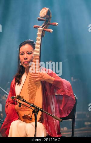 Cheng Yu & Silk Breeze treten während des 40. Jahrestags des WOMAD Festivals auf der Bühne auf, Charlton Park, Malmesbury, England. 30. Juli 2022 Stockfoto