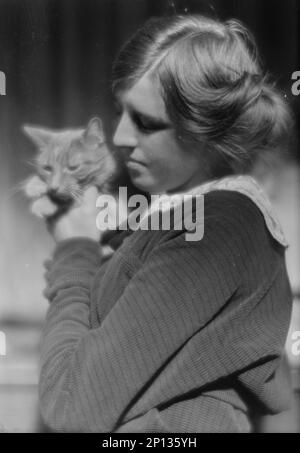 Barhyte, Marion, Miss, mit Buzzer, der Katze, Porträtfoto, 1914. Februar 25. Stockfoto