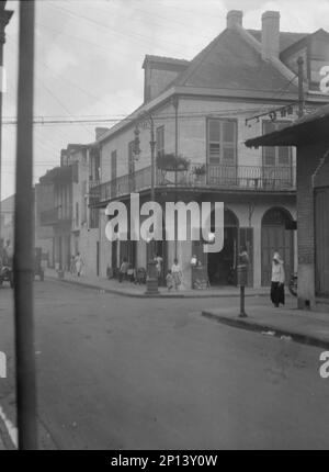 Straßenszene, New Orleans, zwischen 1920 und 1926. Stockfoto